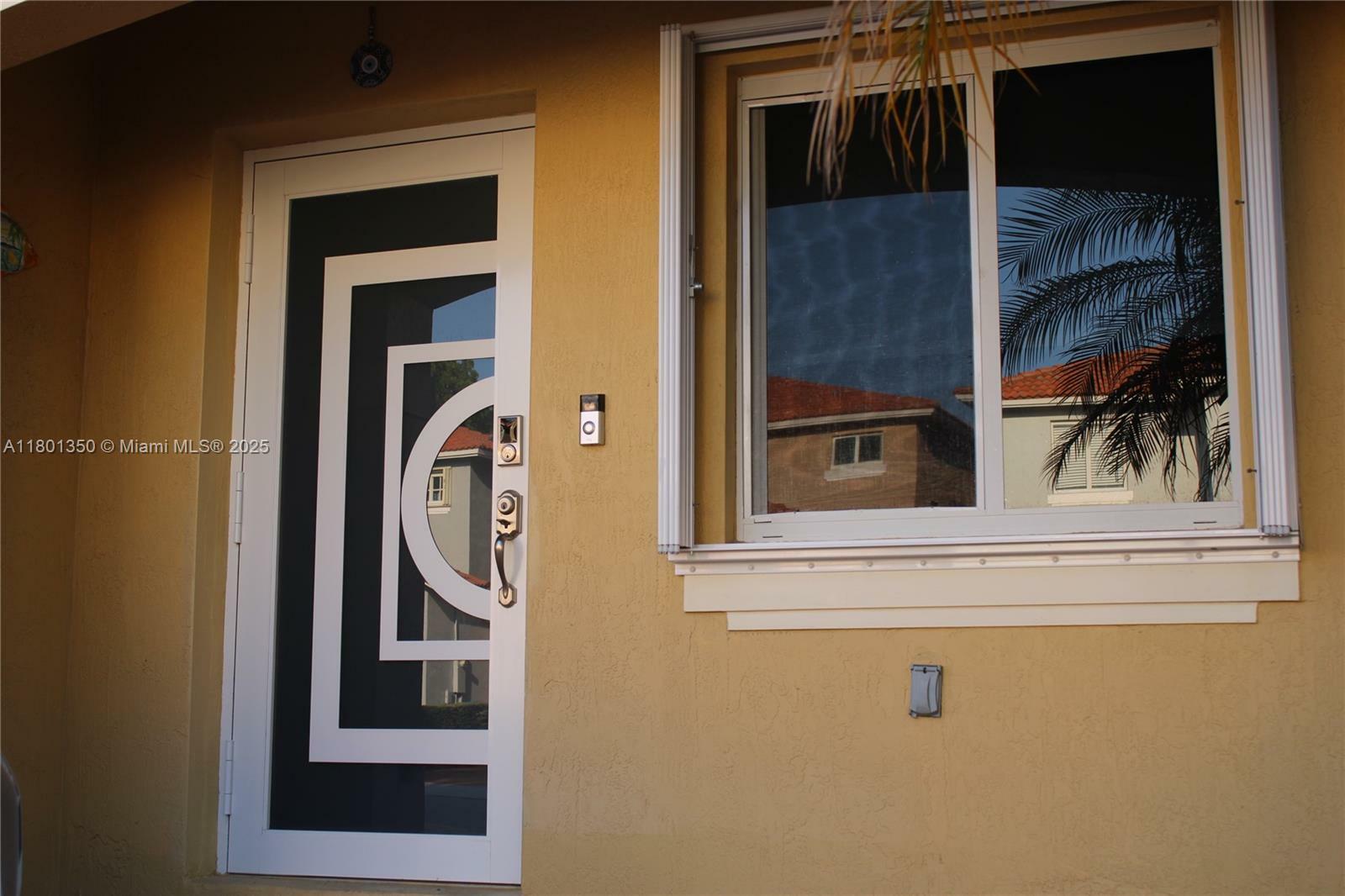 Property Photo: 6014 SW 162nd Pl FL 33193