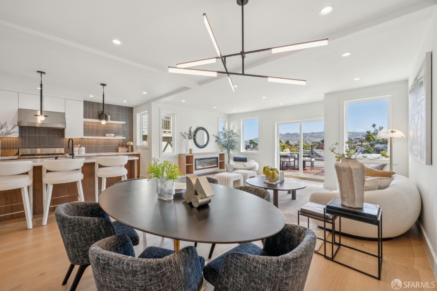 Property Photo:  375 Hearst Avenue  CA 94112 