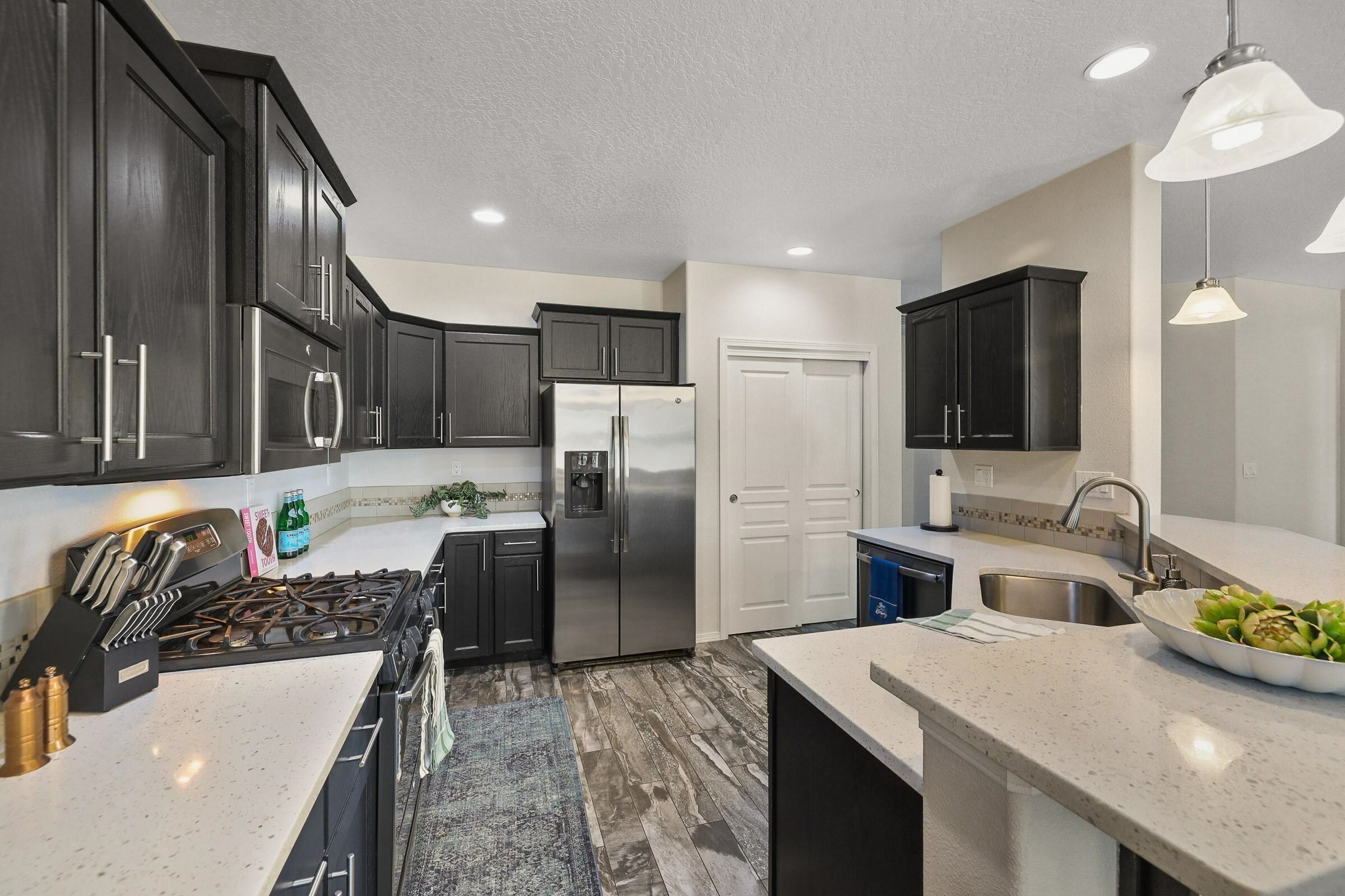 Property Photo: 815 W Siena Peak Dr WA 99224