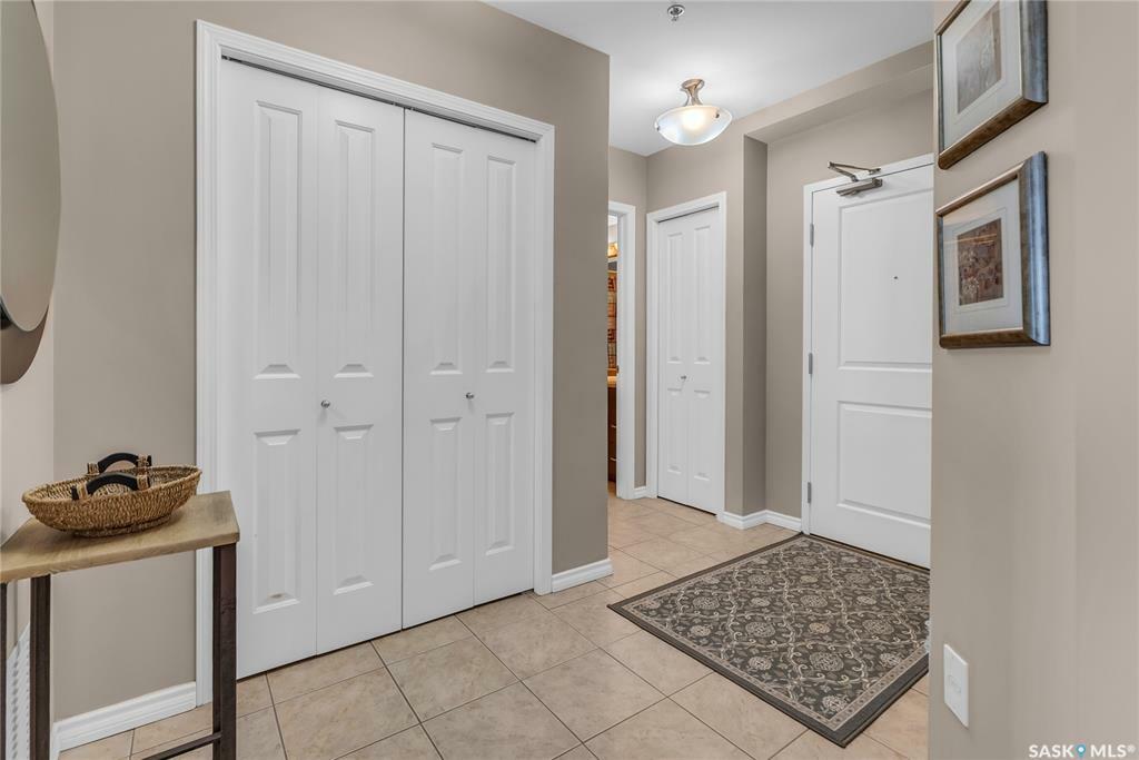 Property Photo: 902 Spadina Crescent E 804 SK S7K 0G8