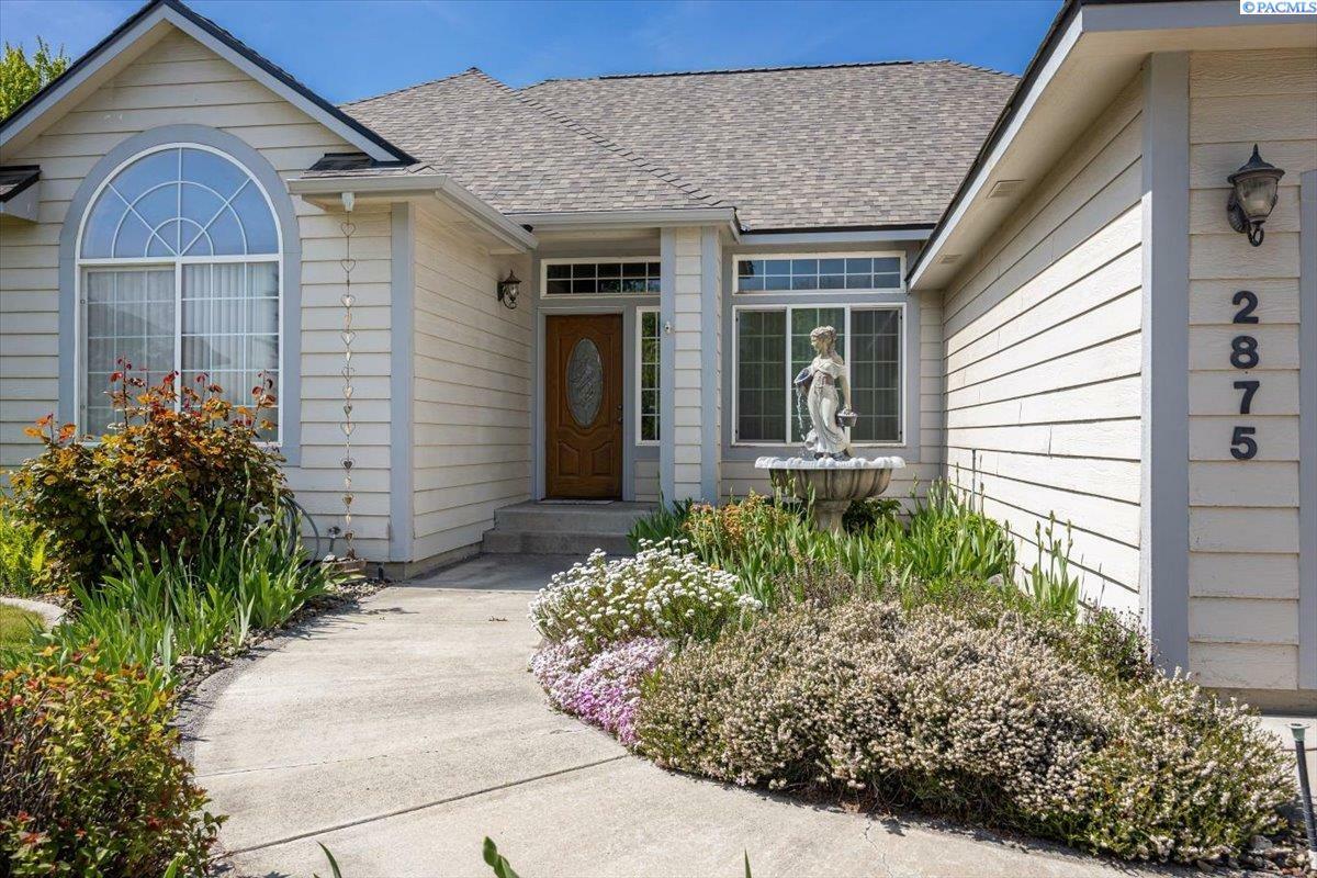 Property Photo: 2875 Cambridge Ct. WA 99338