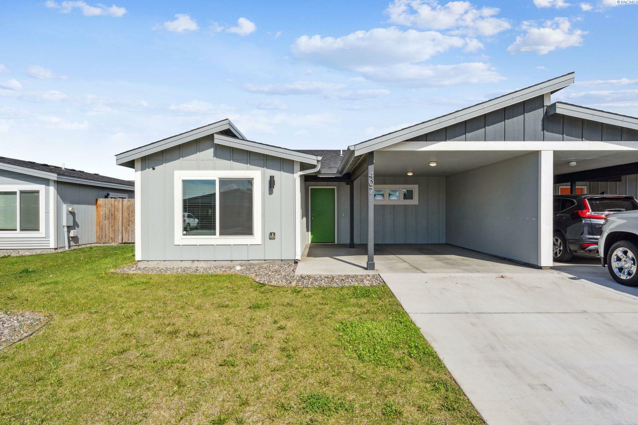 Property Photo:  407 Dawson Lane  WA 99301 