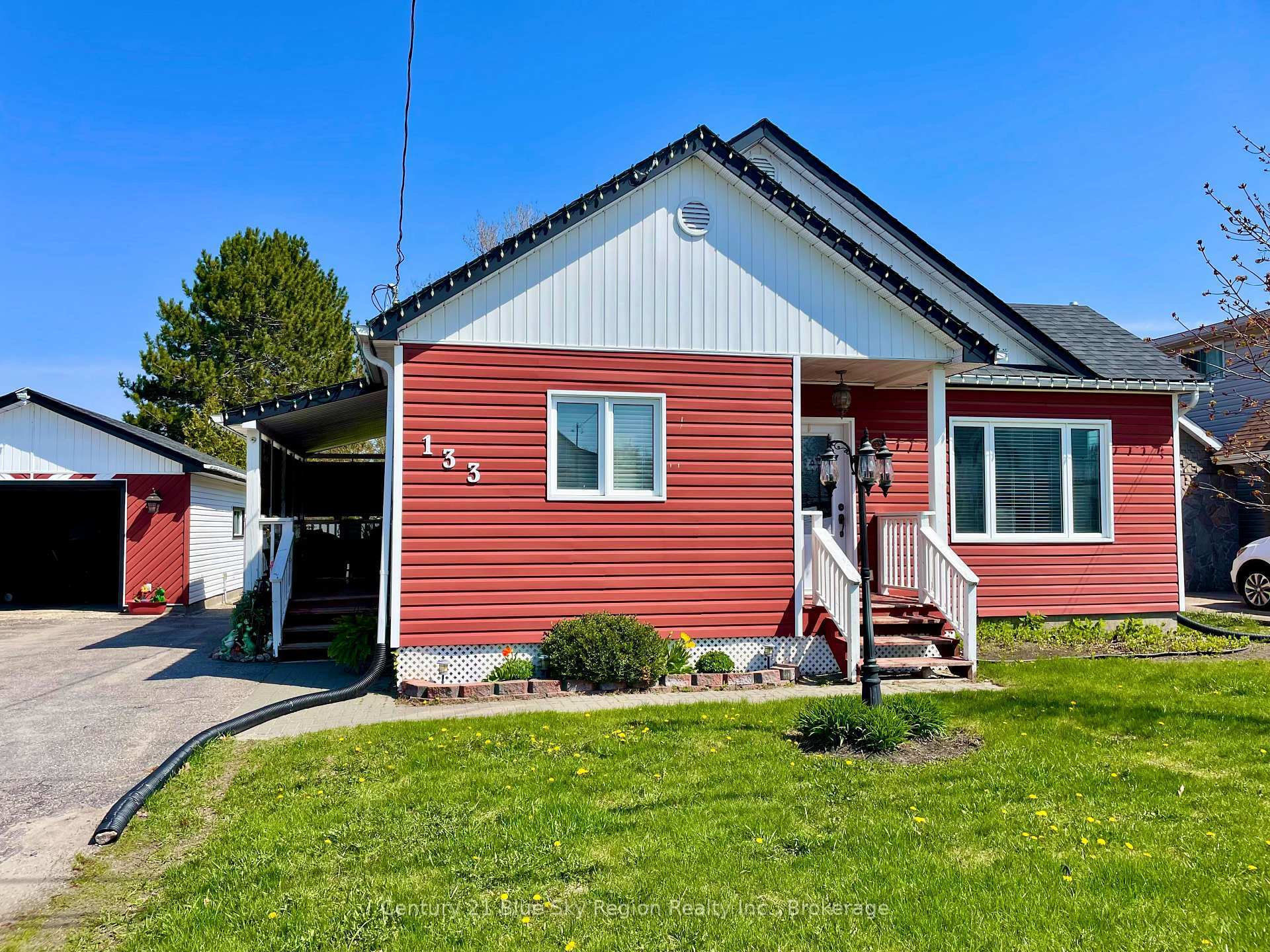 Property Photo: 133 John Street ON P2B 1Z3