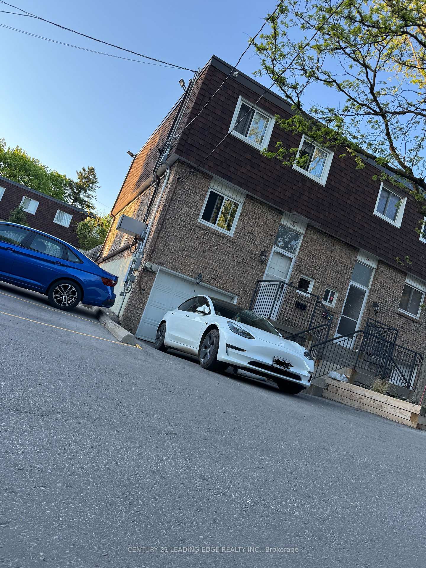 35 The Carriage Way 35  Markham ON L3T 4V1 photo