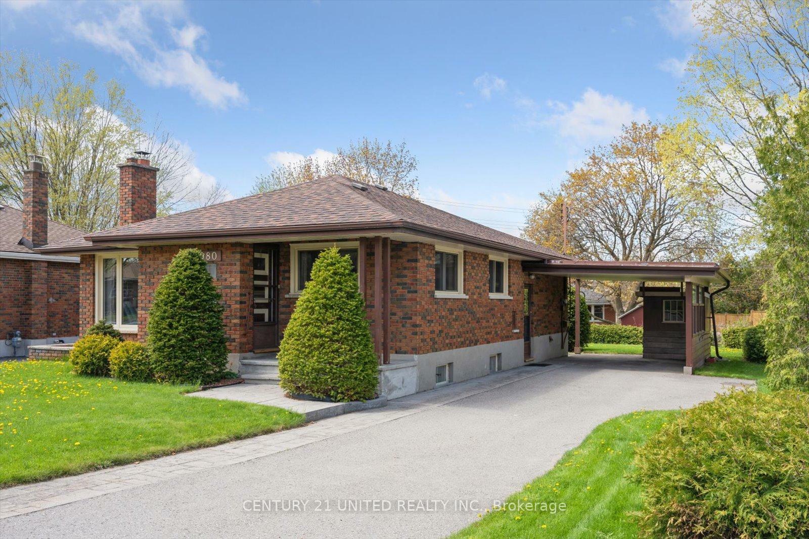 Property Photo: 980 Oriole Drive ON K9H 6K7