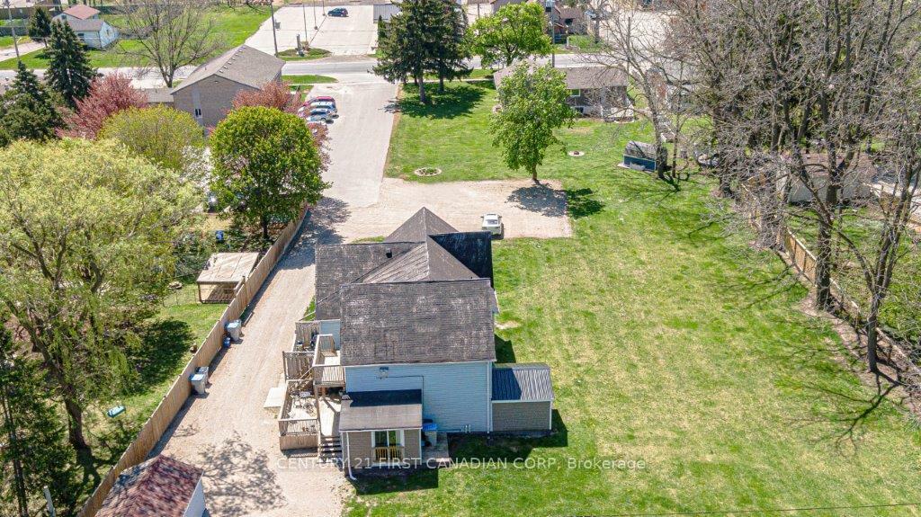 Photo de la propriété: 431 Albert Street ON N7G 1W8