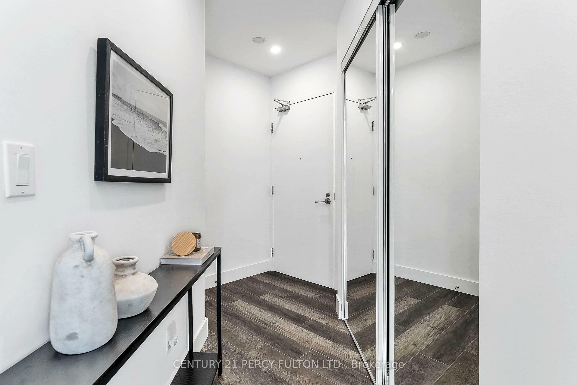 Property Photo: 209 Fort York Boulevard 1663 ON M5V 4A1