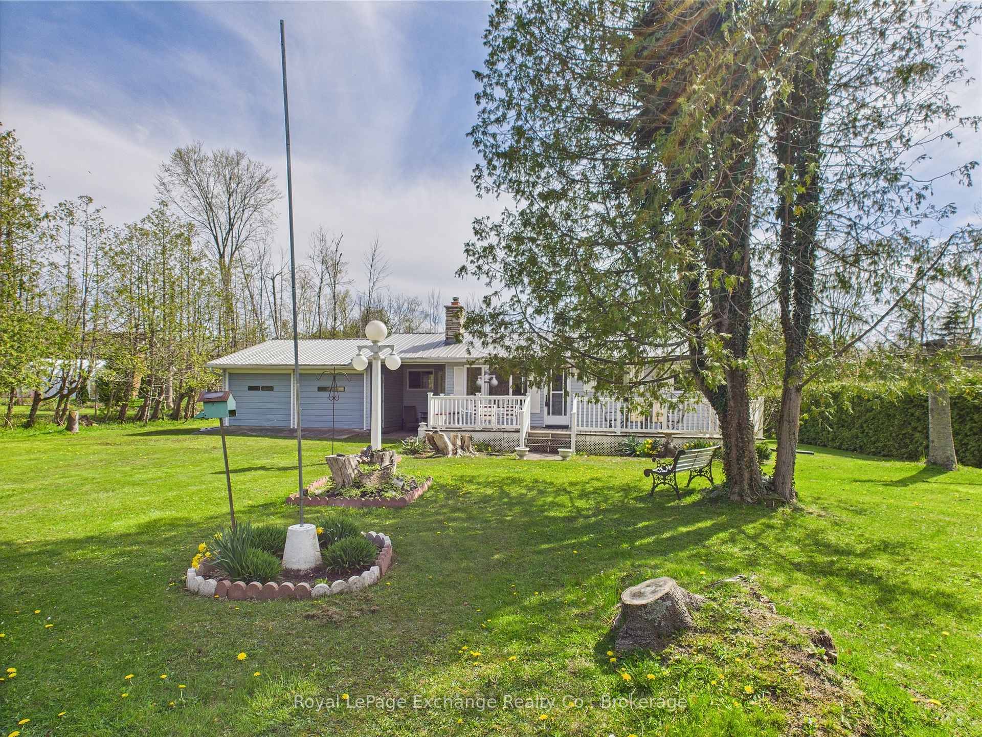 Property Photo: 17 Linden Lane ON N2Z 2X6