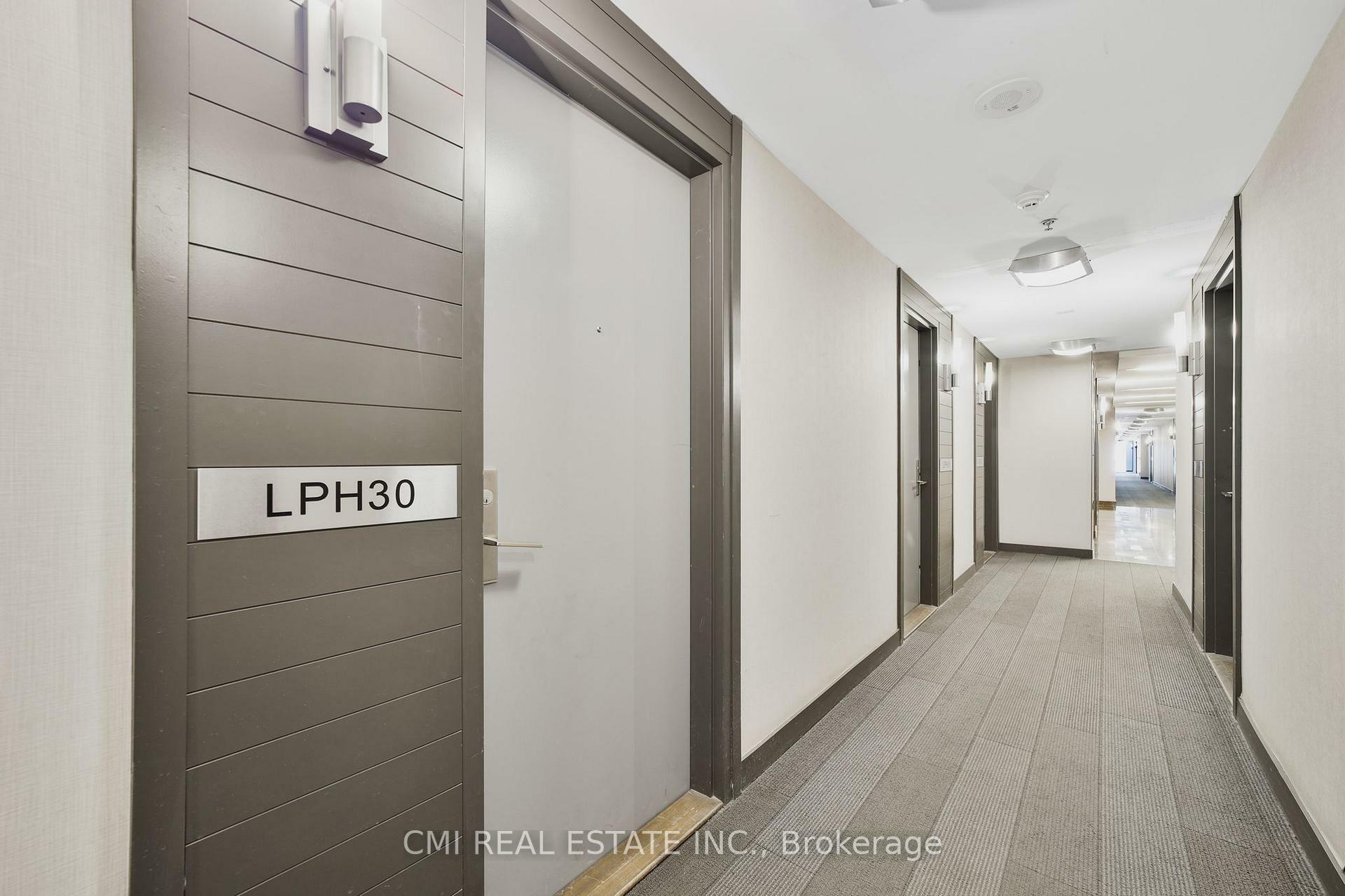 Property Photo: 21 Nelson Street Lph30 ON M5V 3H9