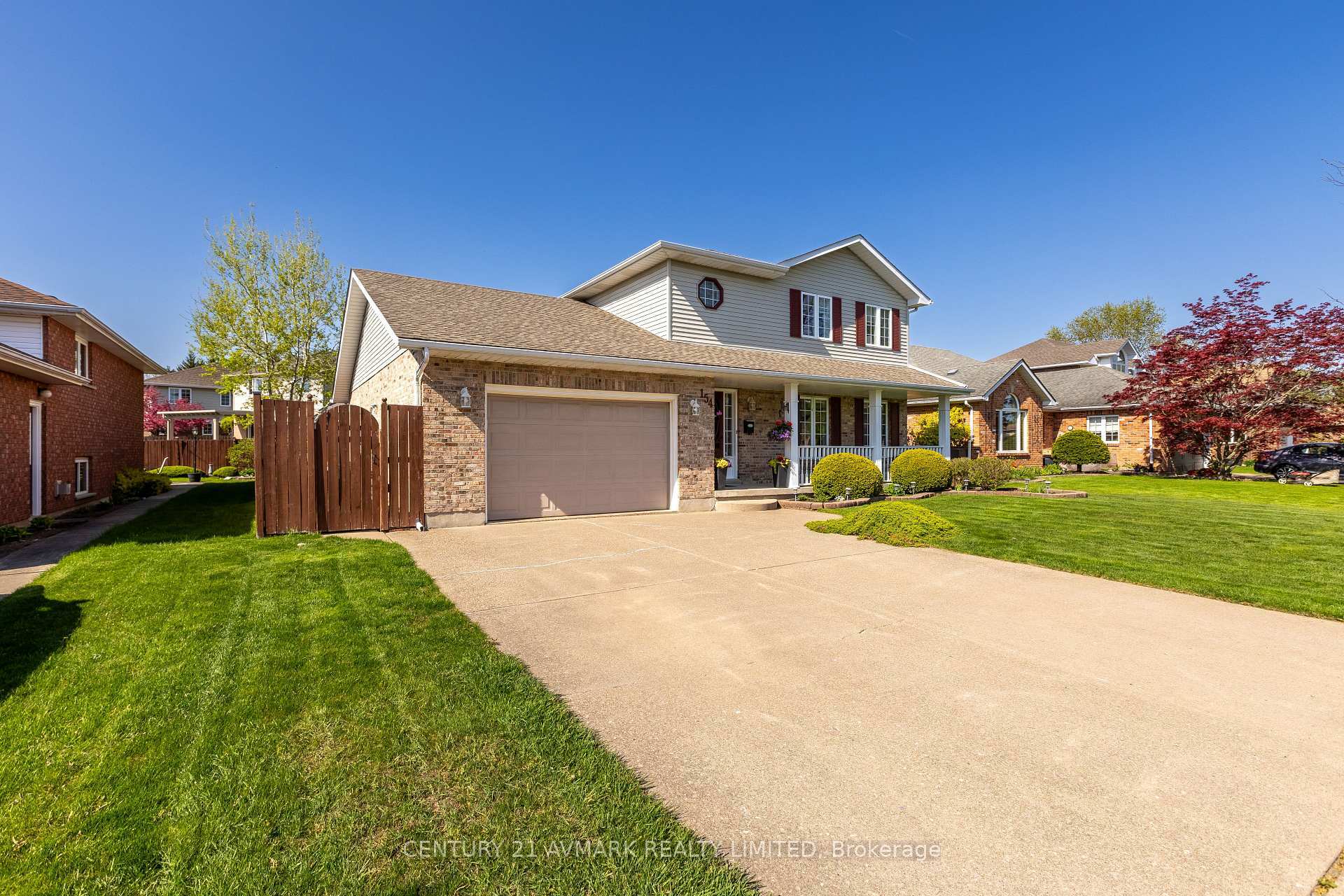 Property Photo:  154 Michael Drive  ON L3C 7B7 
