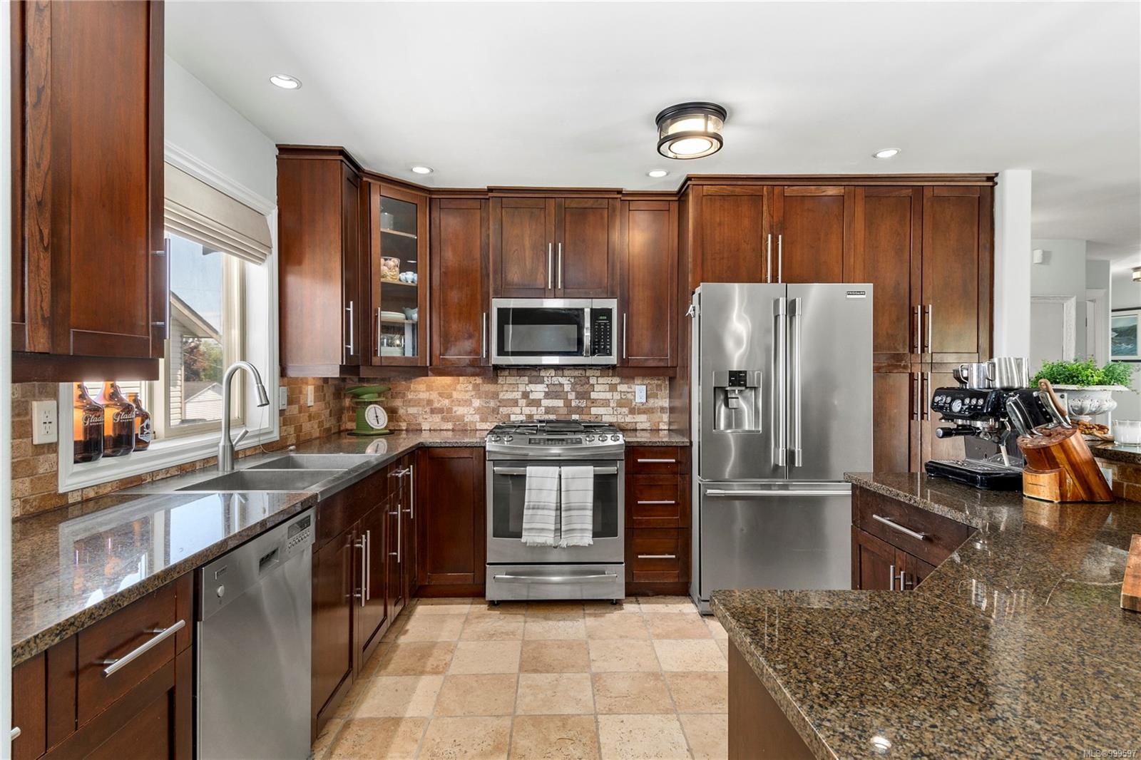 Property Photo: 270 Carolyn Rd BC V9W 5M6