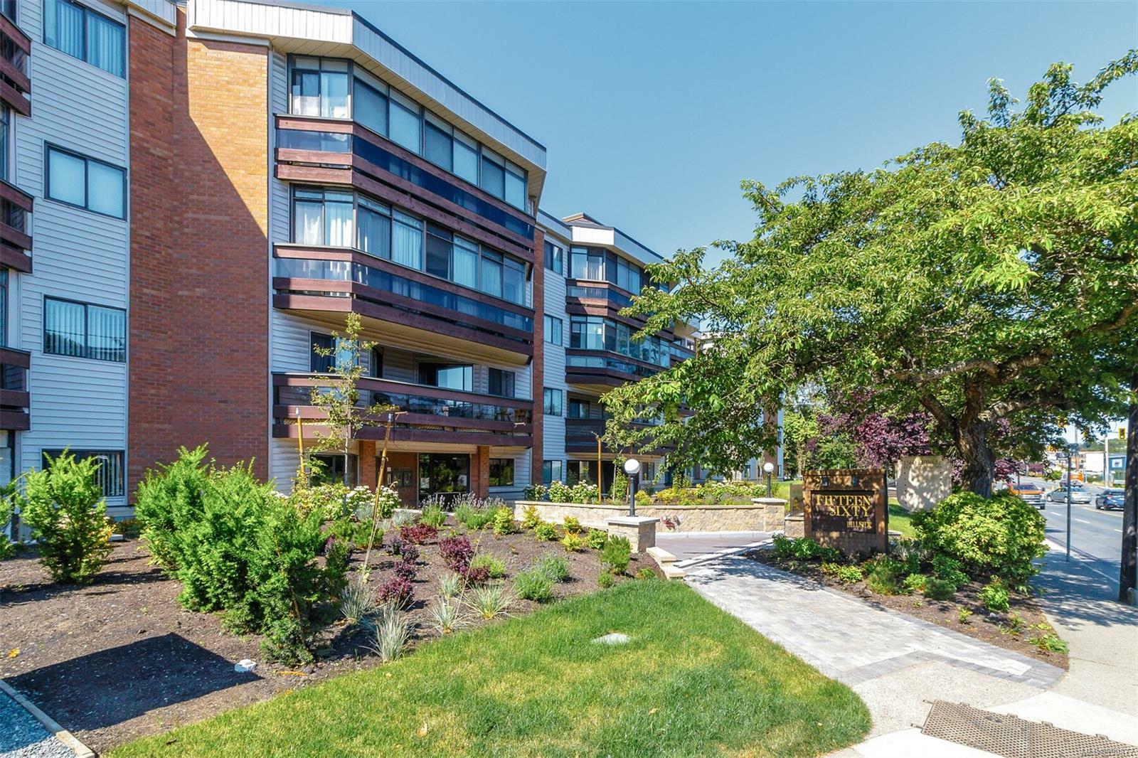 Property Photo: 1560 Hillside Ave 403 BC V8T 5B8