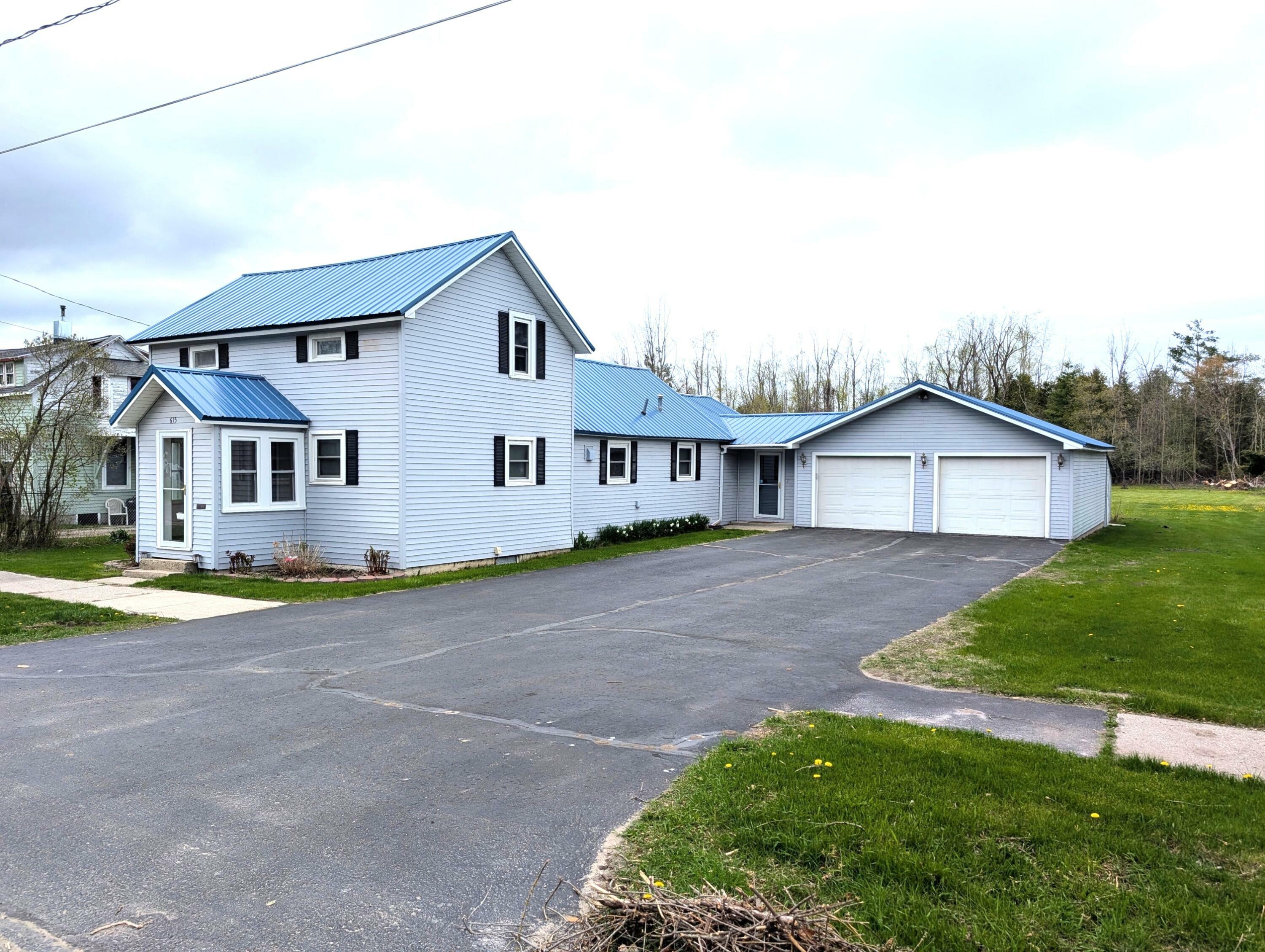 615 Duncan Avenue  Cheboygan MI 49721 photo