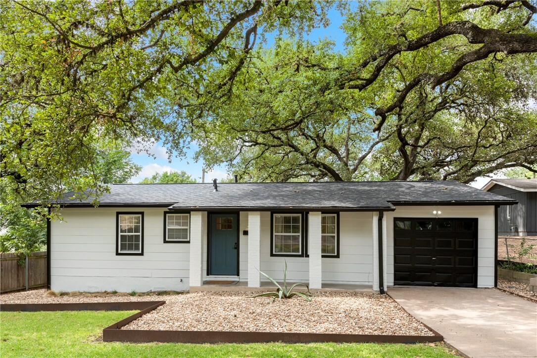Property Photo:  605 Orland Boulevard  TX 78745 