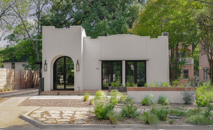 713 E 32nd Street  Austin TX 78705 photo