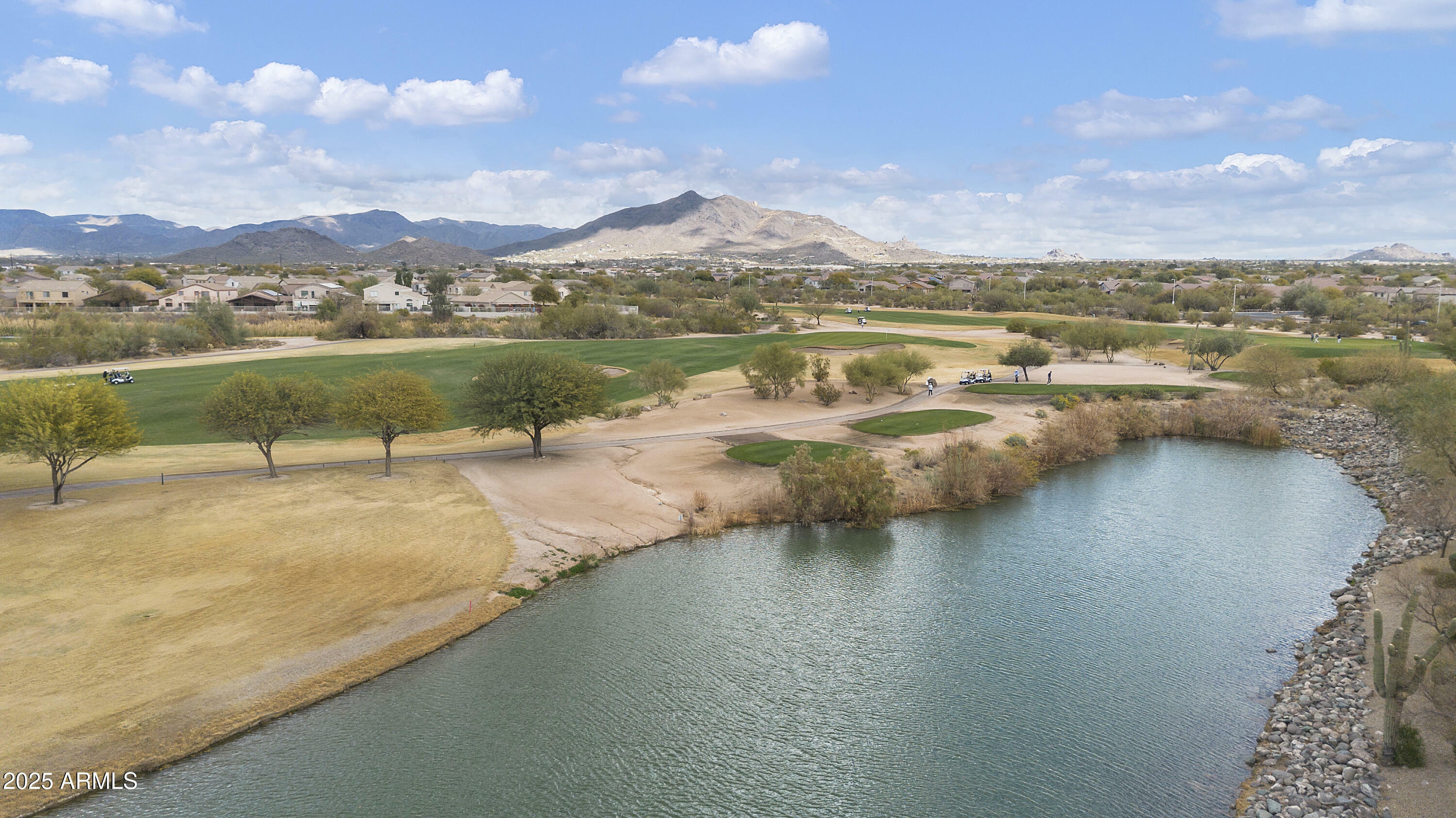 Property Photo: 33575 N Dove Lakes Drive 2033 AZ 85331