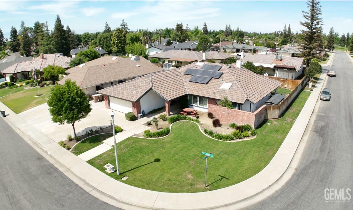Property Photo: 2901 Still Glen Street CA 93311