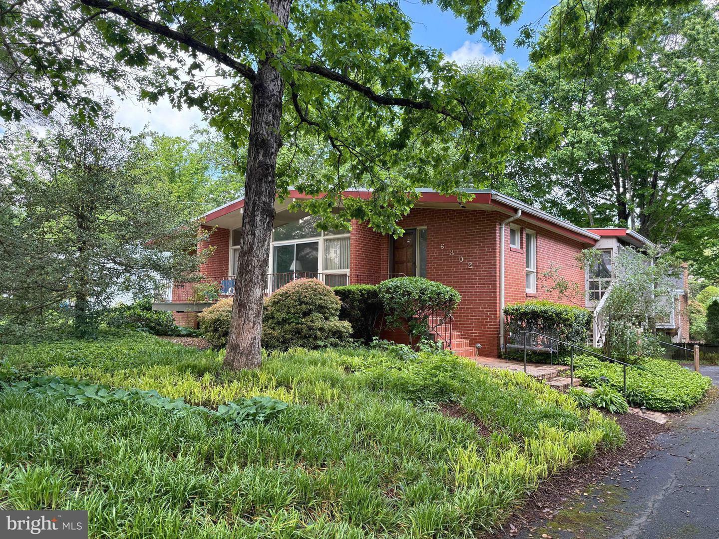 6802 Nesbitt Place  McLean VA 22101 photo