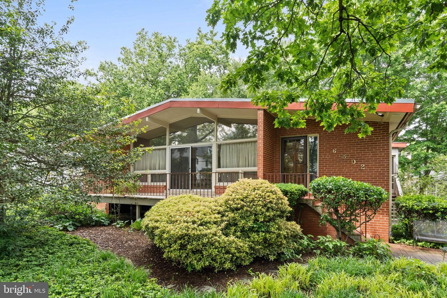 Property Photo:  6802 Nesbitt Place  VA 22101 