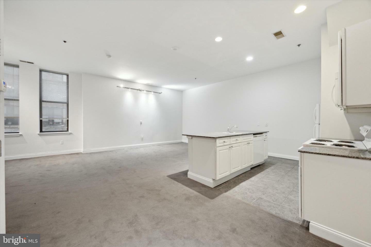 Property Photo: 1001 Chestnut Street 13 205W PA 19107