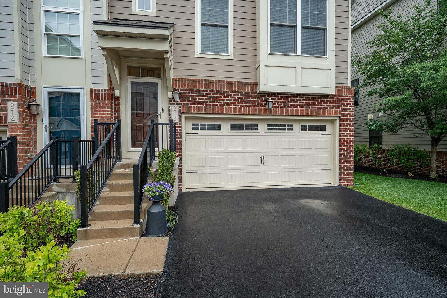 Property Photo: 210 Skylar Lane PA 19087