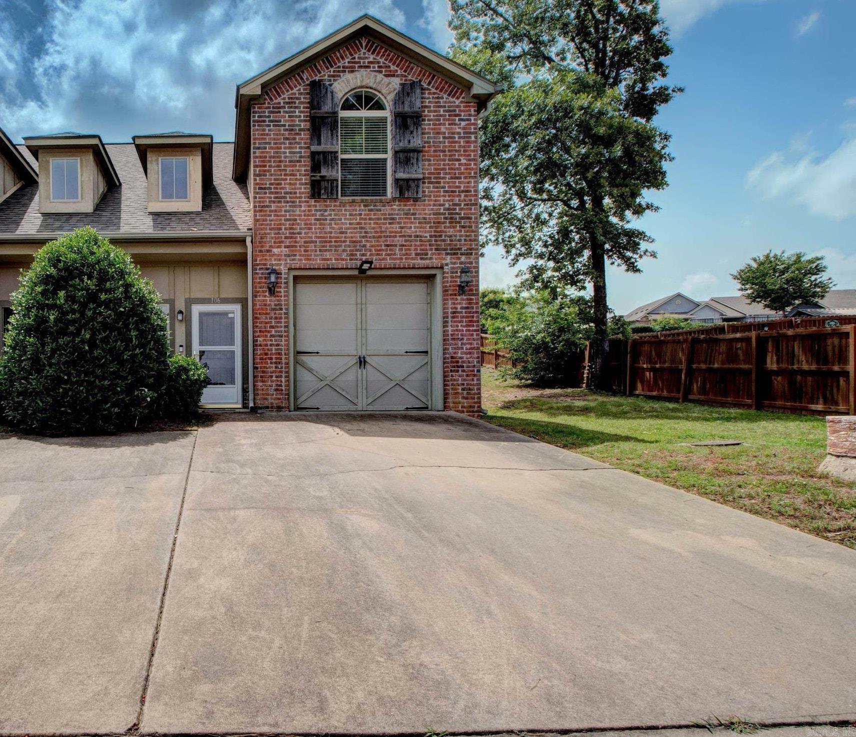 Property Photo: 106 Venezia Ln AR 72113