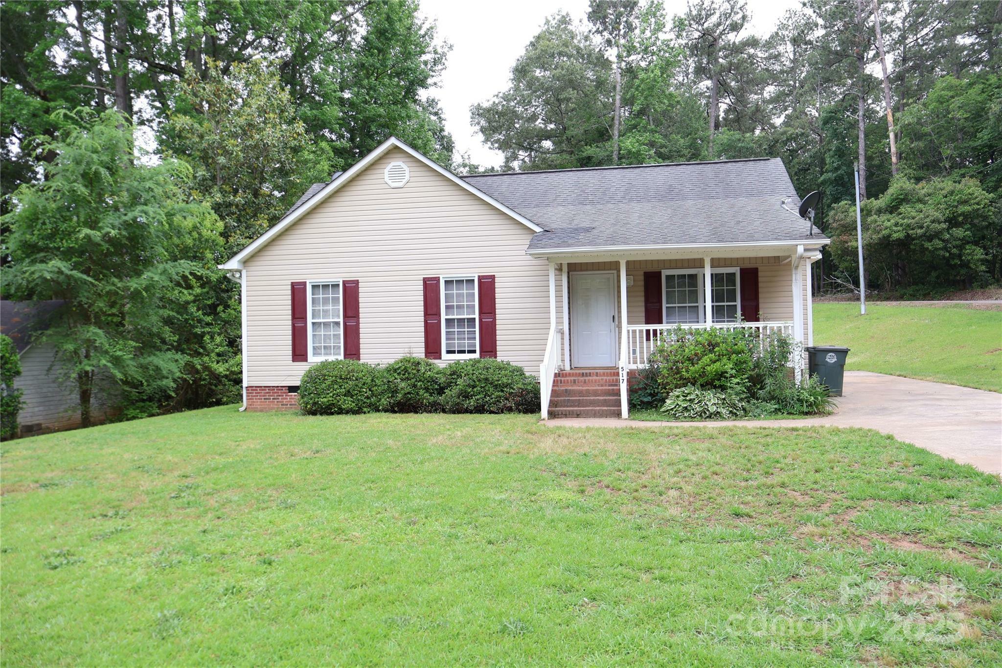 Property Photo: 517 N Pine Lane NC 28170