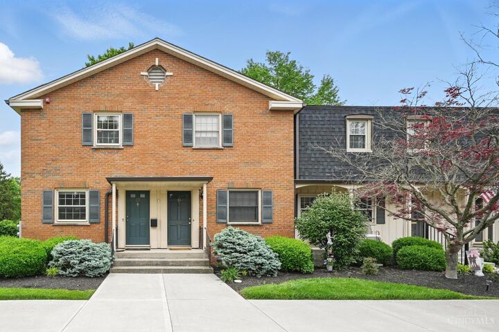 17 Creekwood Square  Glendale OH 45246 photo