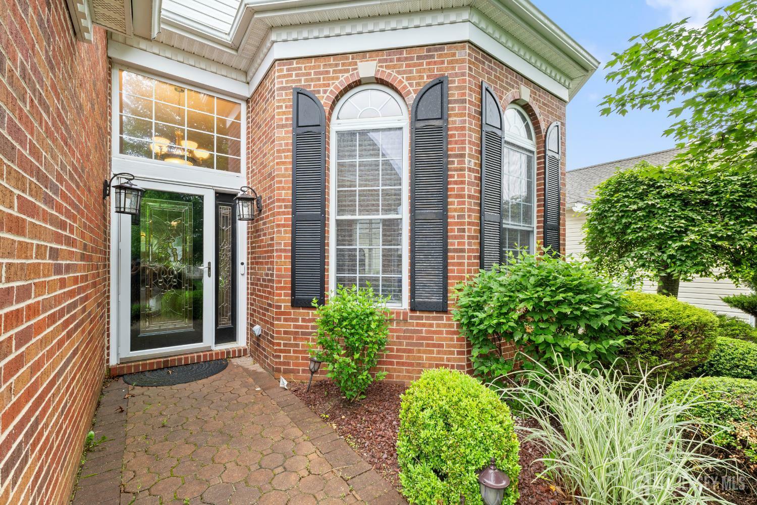 Property Photo:  6 Beth Page Drive  NJ 08831 