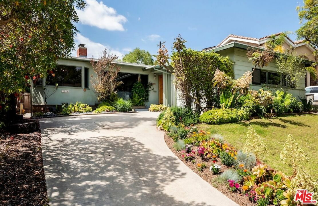7324 W 88th St  Los Angeles CA 90045 photo