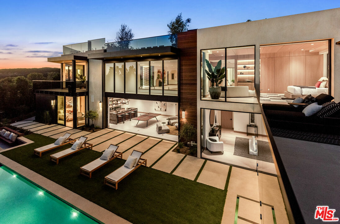Property Photo: 1600 Casale Rd CA 90272