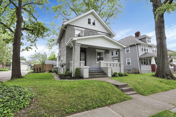 Property Photo:  255 E Kelso Road  OH 43202 