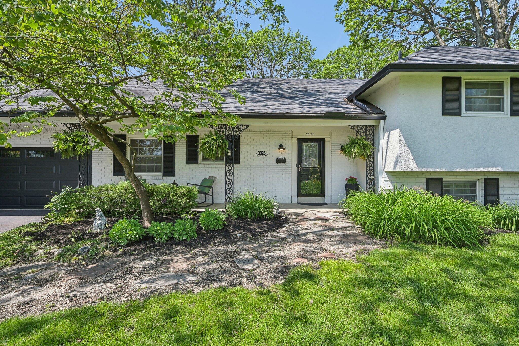 Property Photo: 3325 Westbury Drive OH 43221