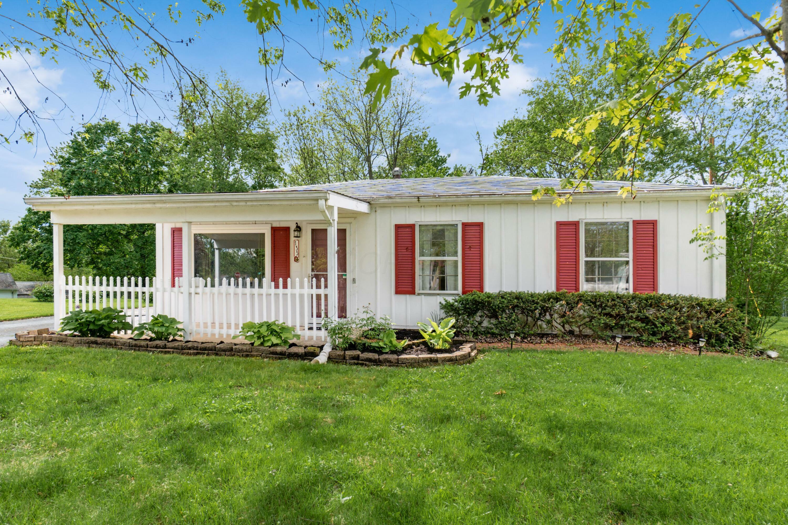 Property Photo: 135 Ridgeview Court OH 43031