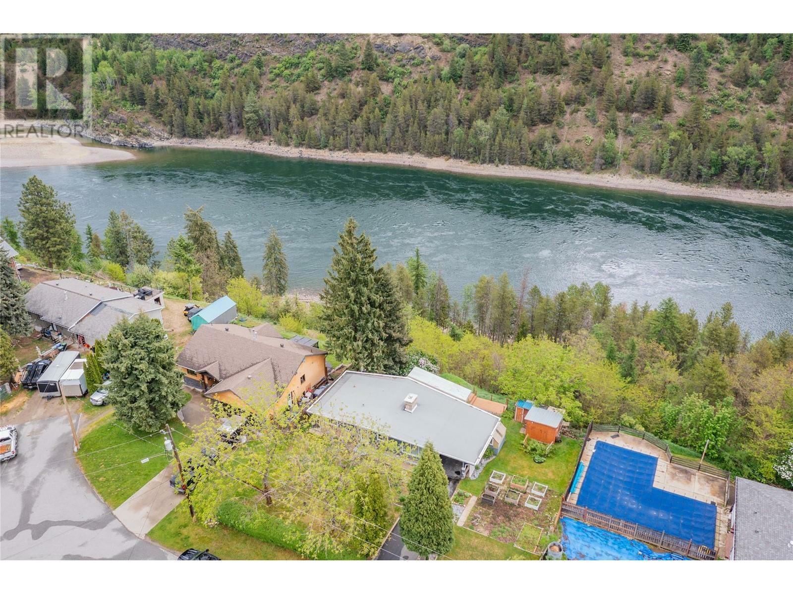 Photo de la propriété: 435 104th Street BC V1N 3G6