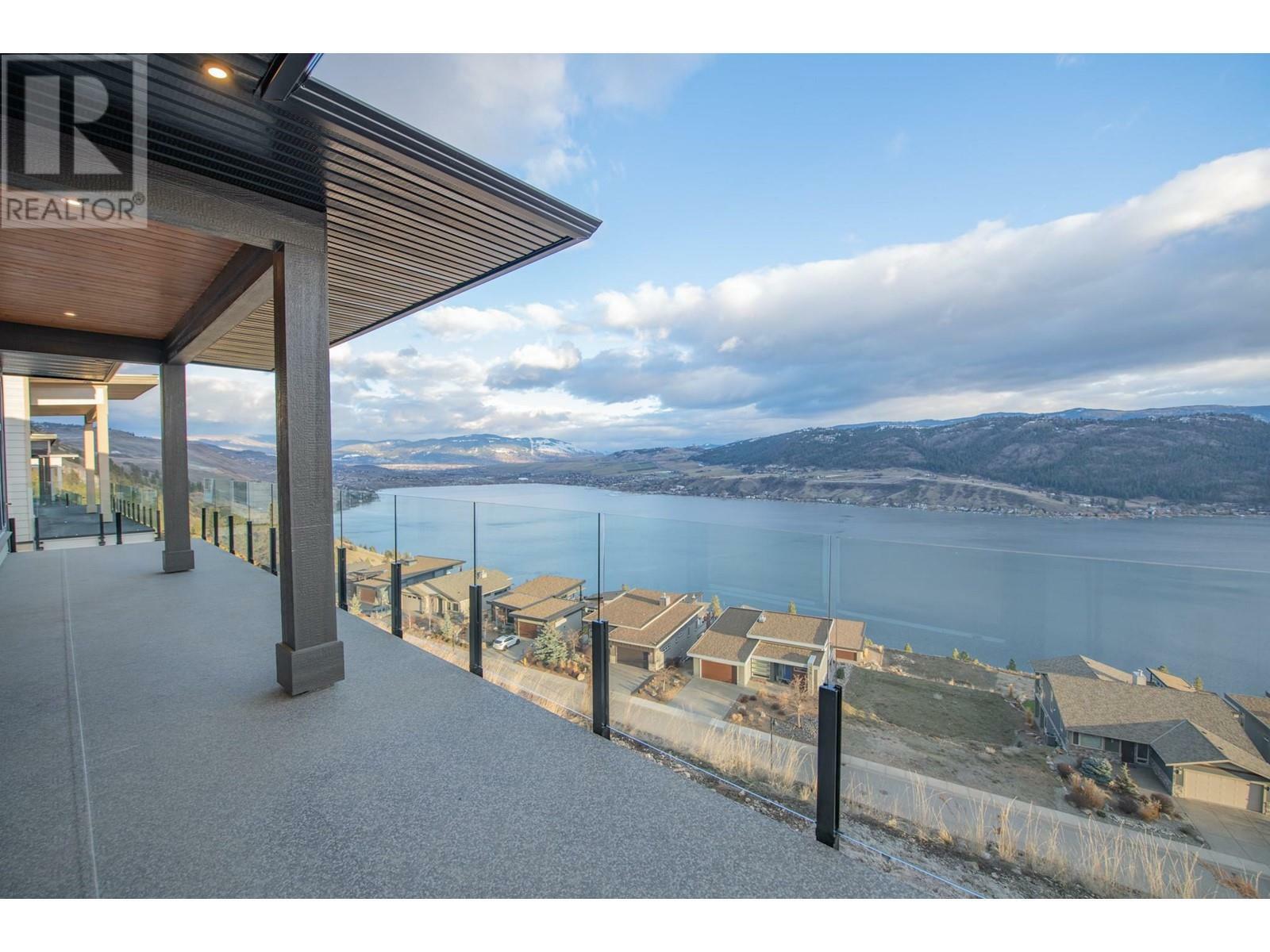 Photo de la propriété: 8944 Tavistock Road BC V1H 2K9