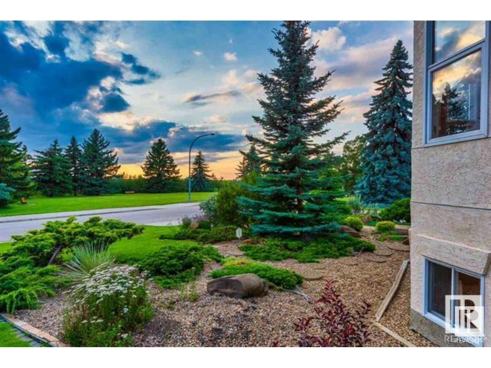 Photo de la propriété: 9045 Saskatchewan Dr NW AB T6G 2B2
