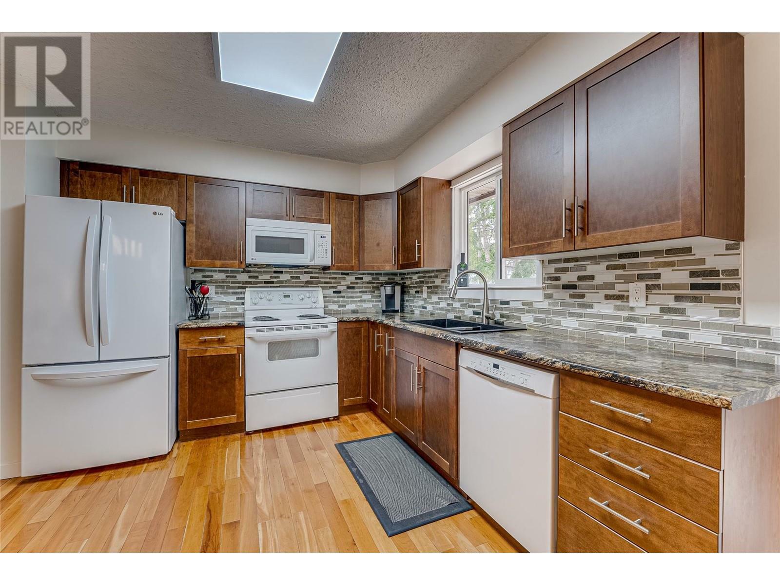 Property Photo: 3911 15 Street BC V1T 7S4
