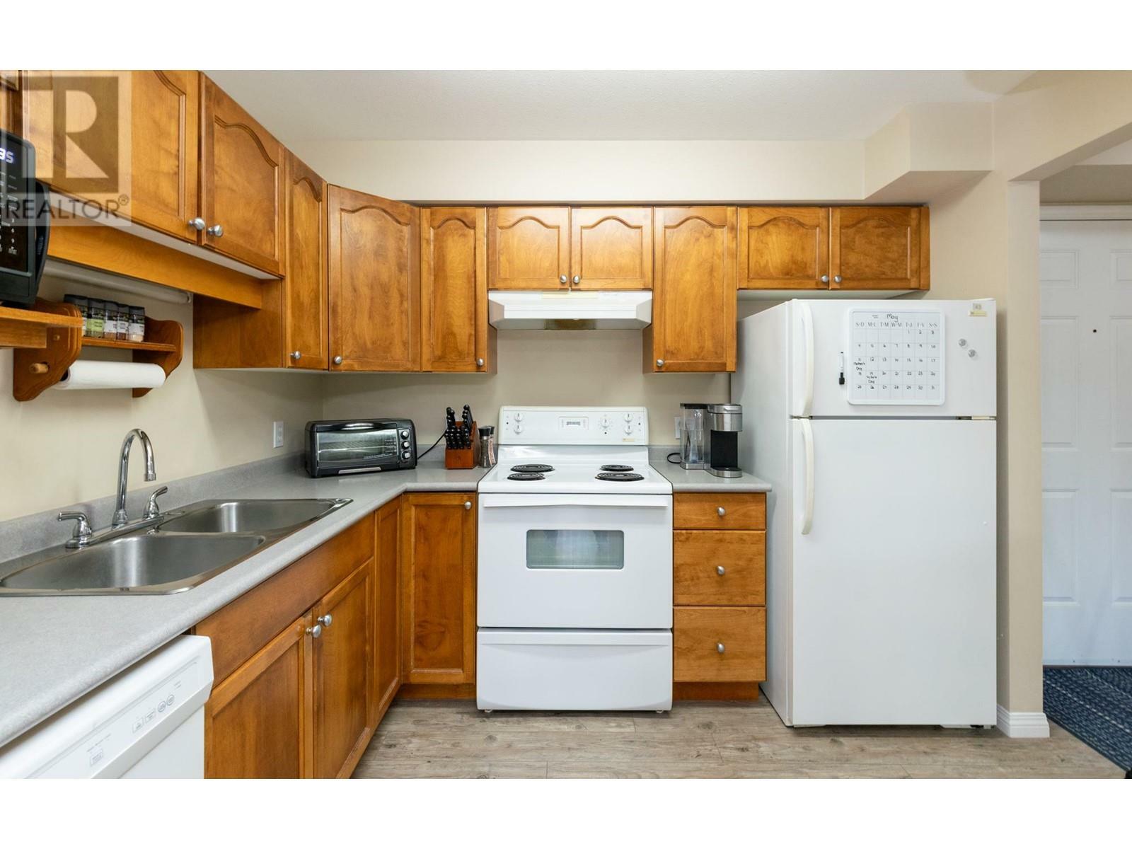 Property Photo: 640 3 Street Southwest 107 BC V1E 2R3