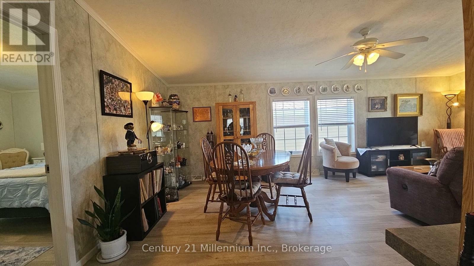 Photo de la propriété: 114 Rosewood Drive ON N4K 5N5