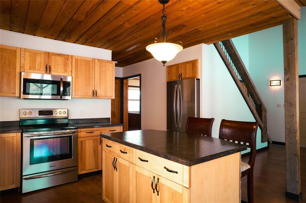 Property Photo: 103 South Gate Road MB R0K 1R0