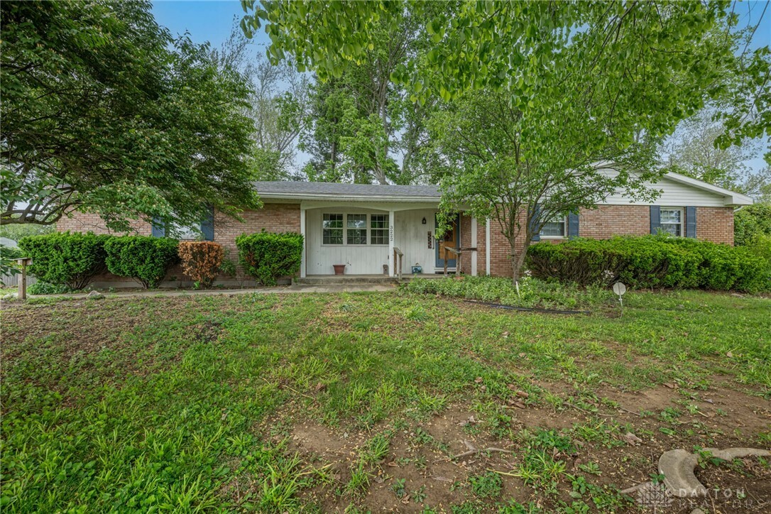 Property Photo: 3222 Delrey Road OH 45504