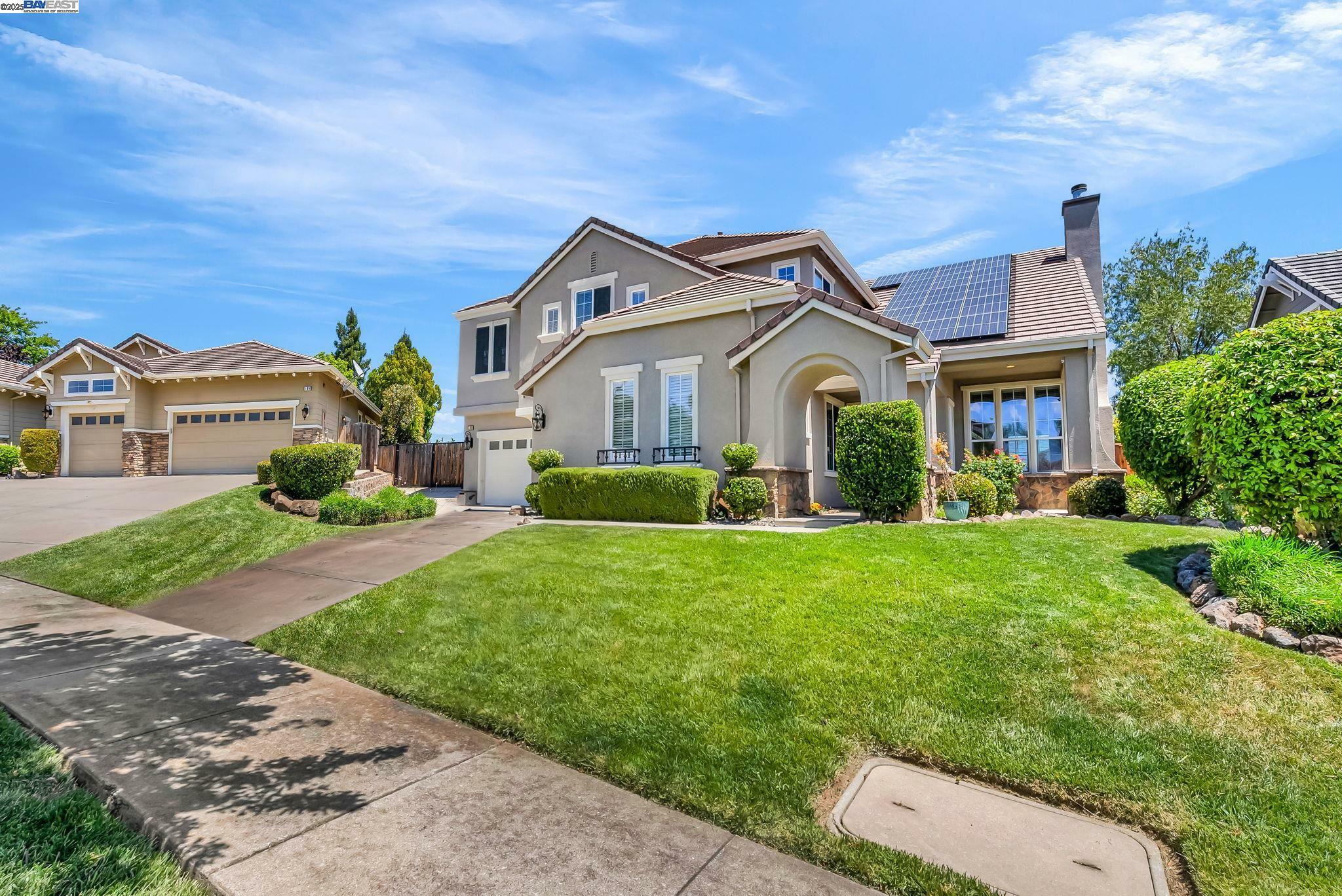 Property Photo: 160 E Country Club Dr CA 94513