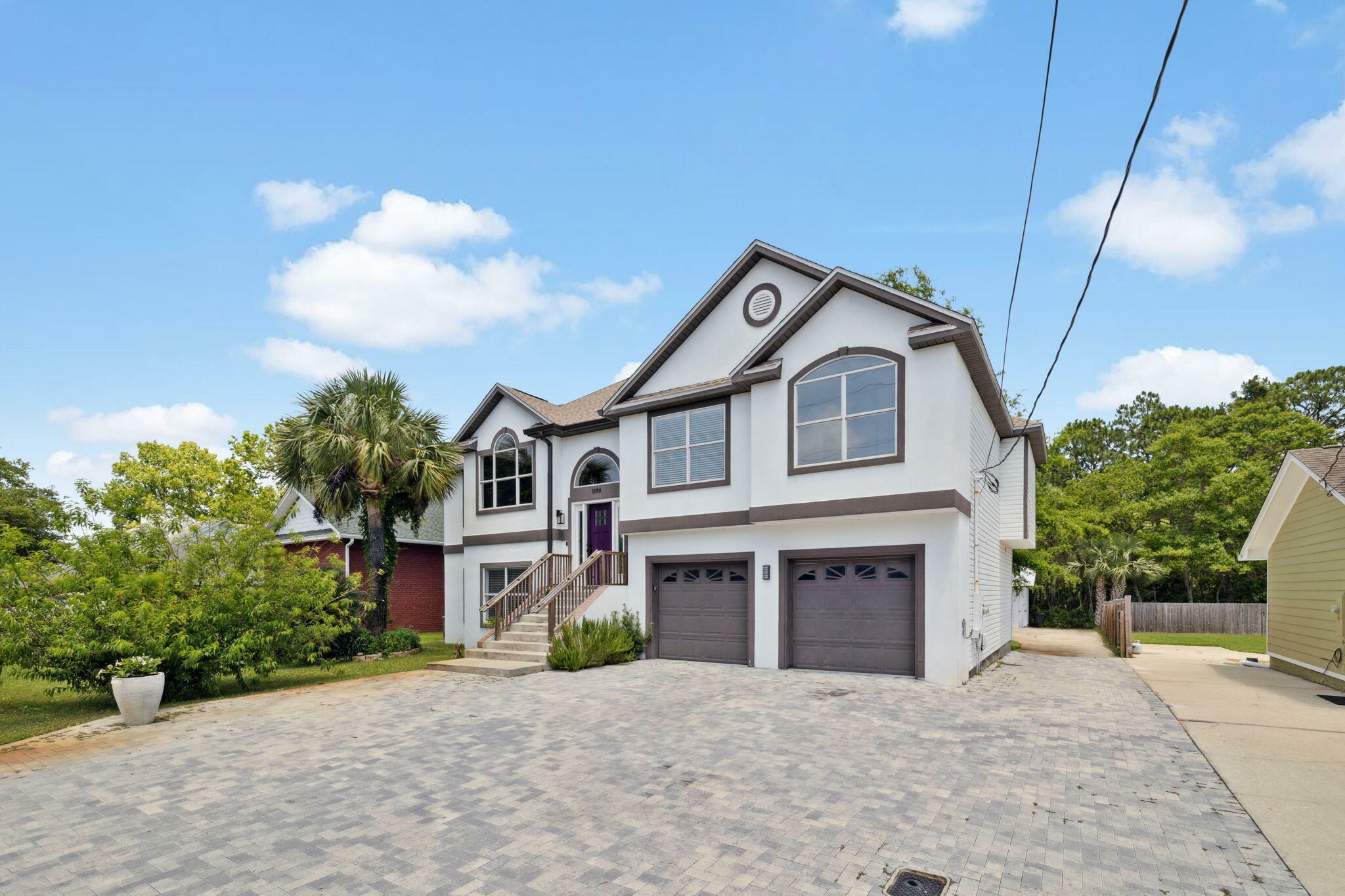 Property Photo: 1190 Bay Court FL 32541