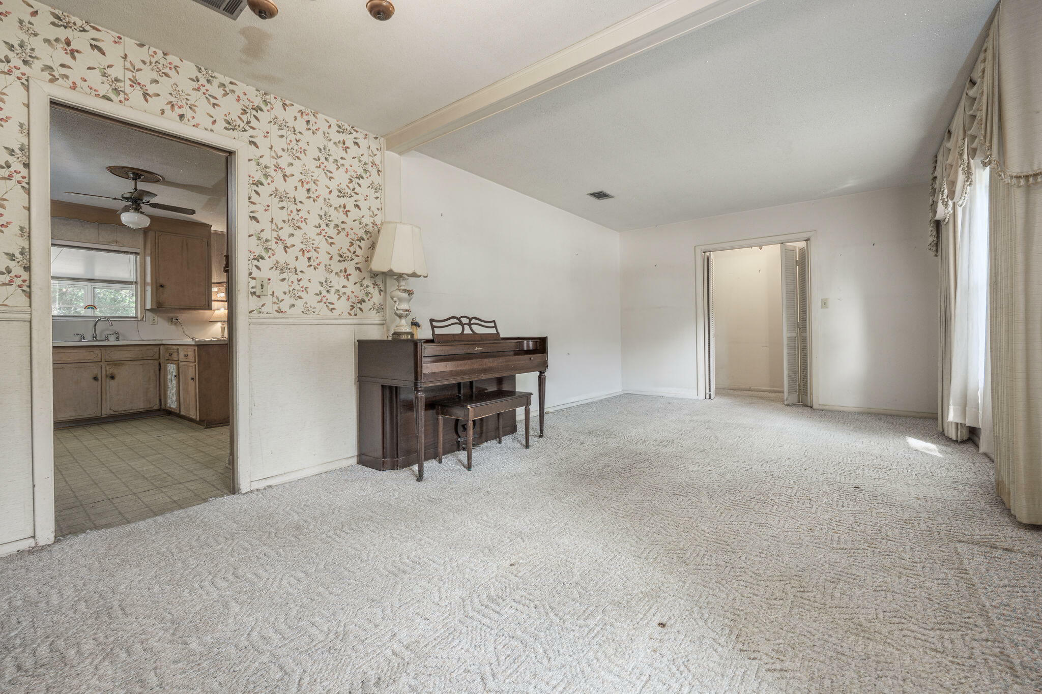 Property Photo: 3470 Summit Boulevard FL 32504