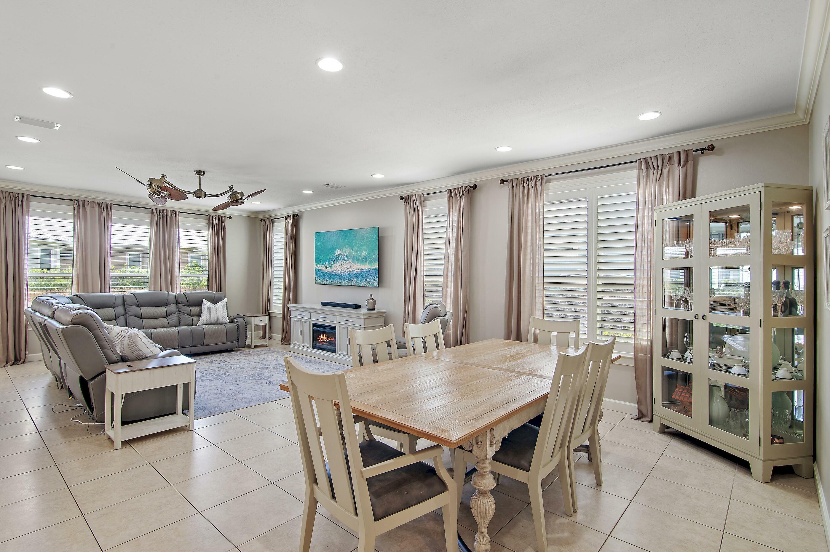 Property Photo: 2031 Pine Island Circle FL 32550