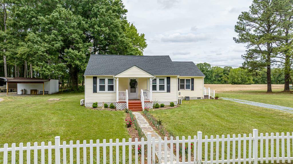 Property Photo: 19041 Plantation Rd VA 23417