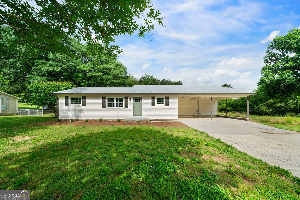 Property Photo: 204 Boyd Valley Road SE GA 30161