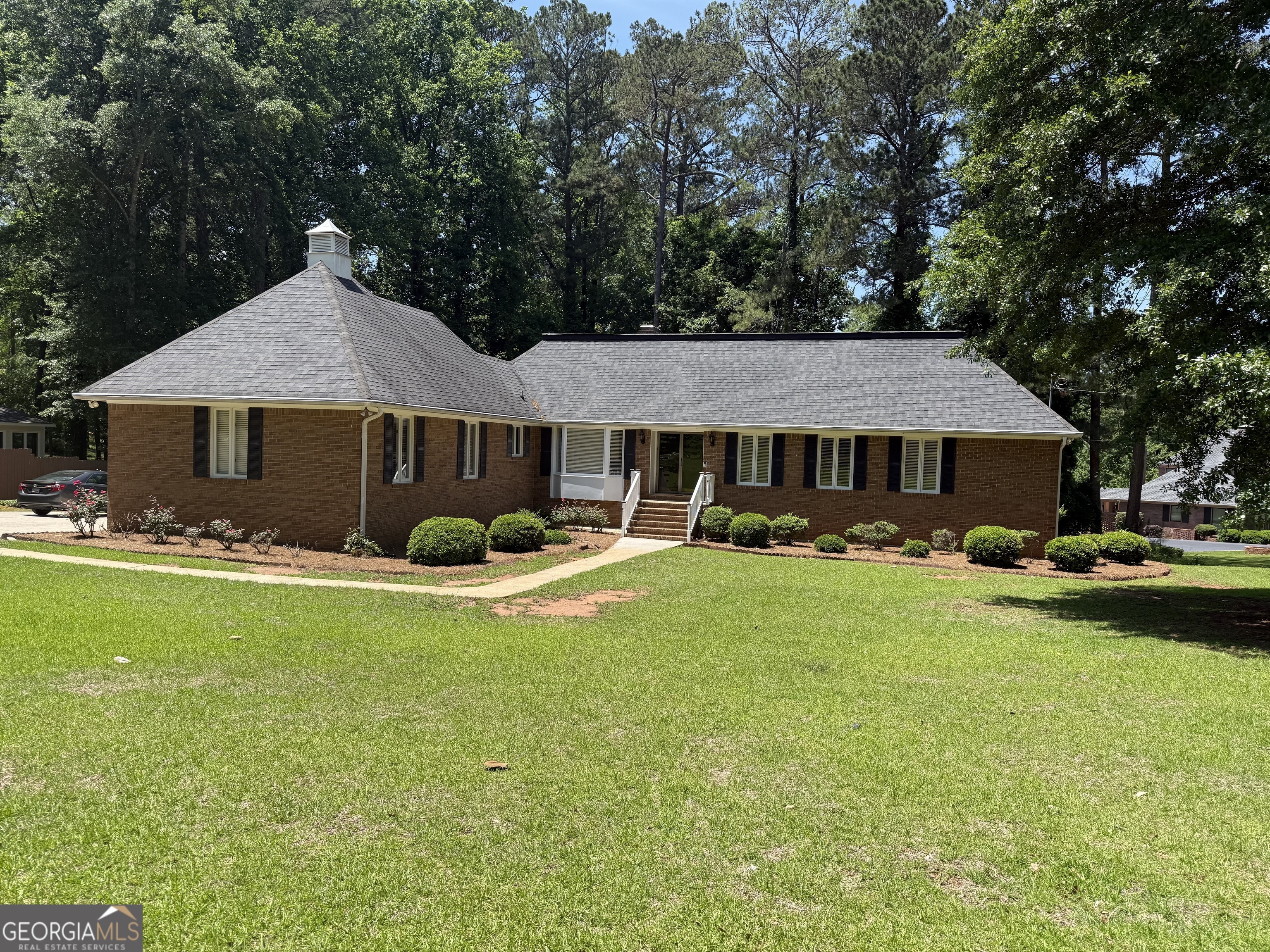 Property Photo: 711 Camellia Drive GA 30240