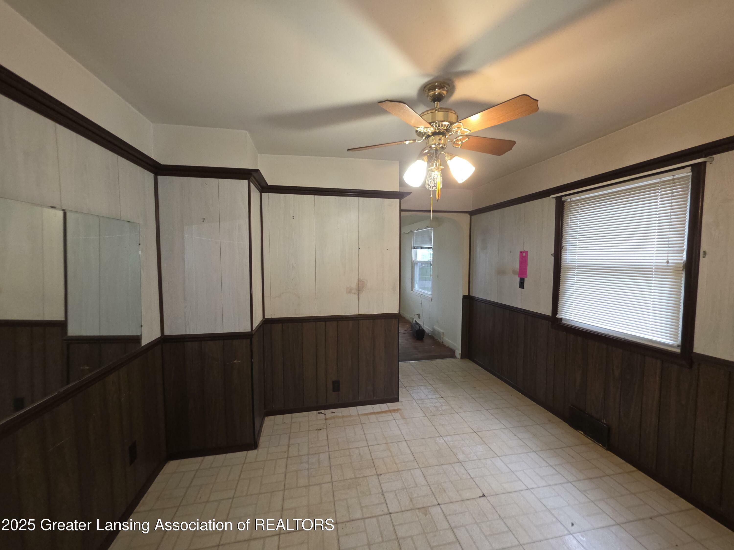 Property Photo: 526 Fenton Street MI 48910
